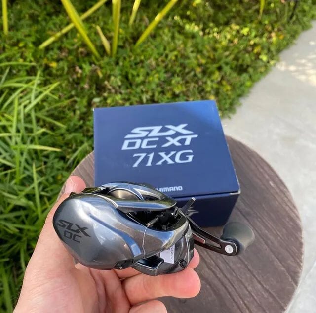 Carretilha Shimano SLX DC XT 71XG 12 ROLAMENTOS UNISSEX - PESCA - CARRETILHA SHIMANO 1 Dm Stores