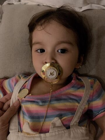 Chupeta Personalizada + Prendedor Premium Grátis - Dourada UNISSEX - ACESSORIO - CHUPETA 1 Dm Stores