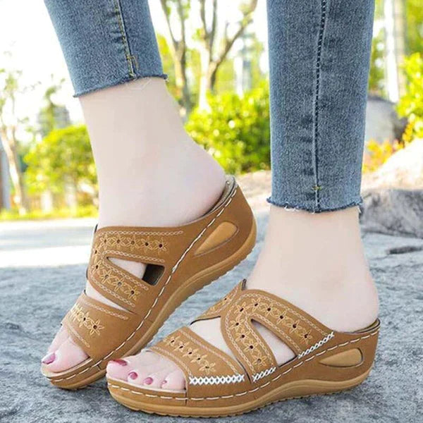 Sandália Ortopédica Feminina de Couro Antiderrapante Calçados (Sandália Feminina 27) Dm Stores