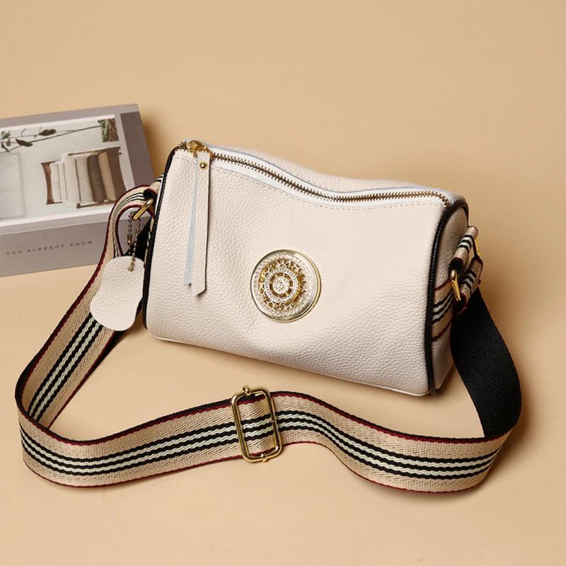 Bolsa de Couro Feminina Bella Fashion Joias & Acessórios (Bolsa 7) Dm Stores