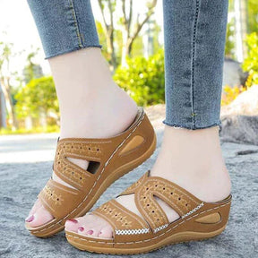 Sandália Ortopédica Feminina de Couro Antiderrapante Calçados (Sandália Feminina 27) Dm Stores 