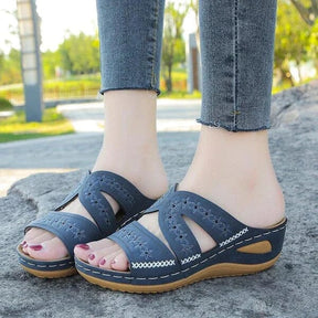 Sandália Ortopédica Feminina de Couro Antiderrapante Calçados (Sandália Feminina 27) Dm Stores 